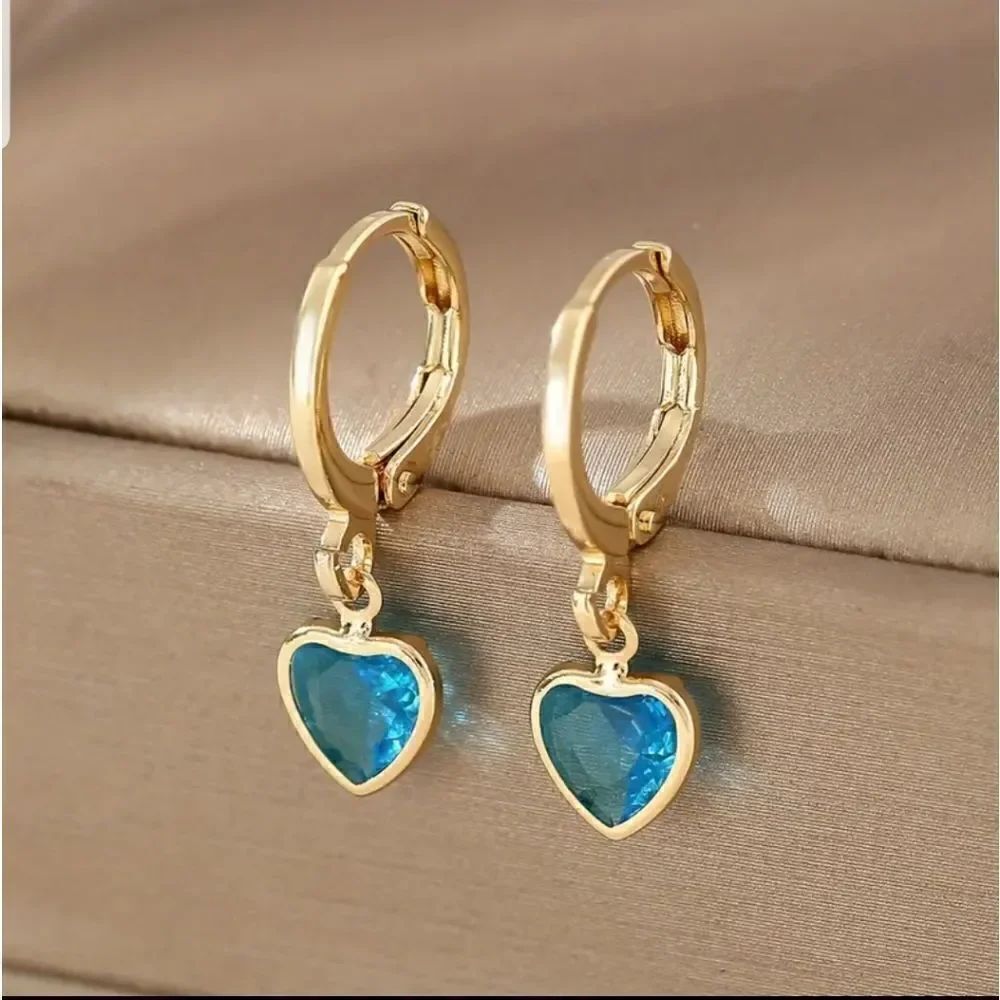 Heart dangle earrings 2 pair blue red - Picture 3 of 11